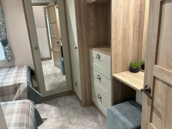 Abi Harrogate - Image 7