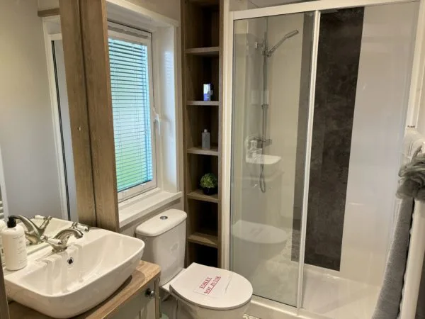 Abi Harrogate - Image 4