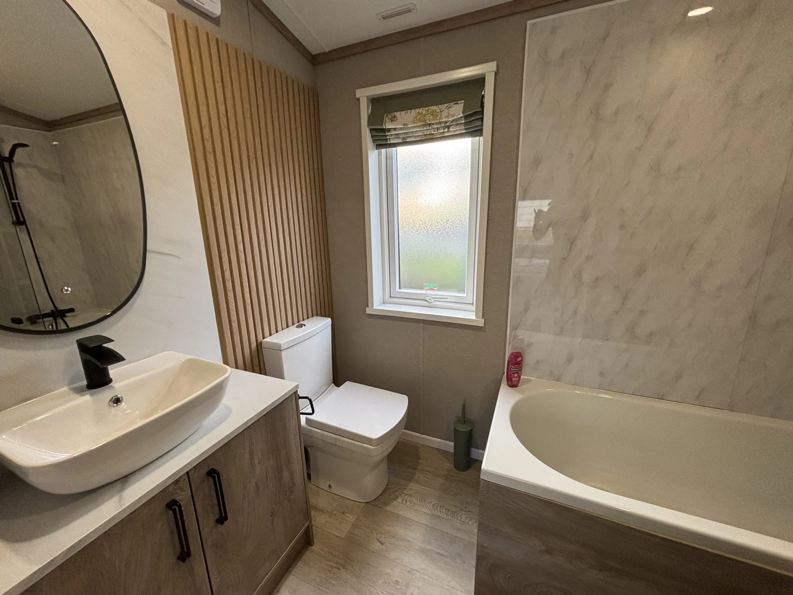 Abi Beaumont - Image 3